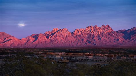 What is the weather in Las Cruces New Mexico, and how does it influence the local cuisine?